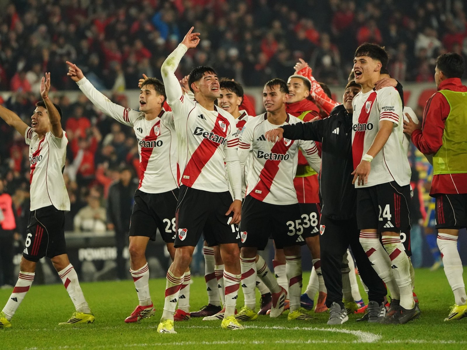 le ganó a Rosario Central con un penal de Colidio, en un clima caliente y con insultos a Di María