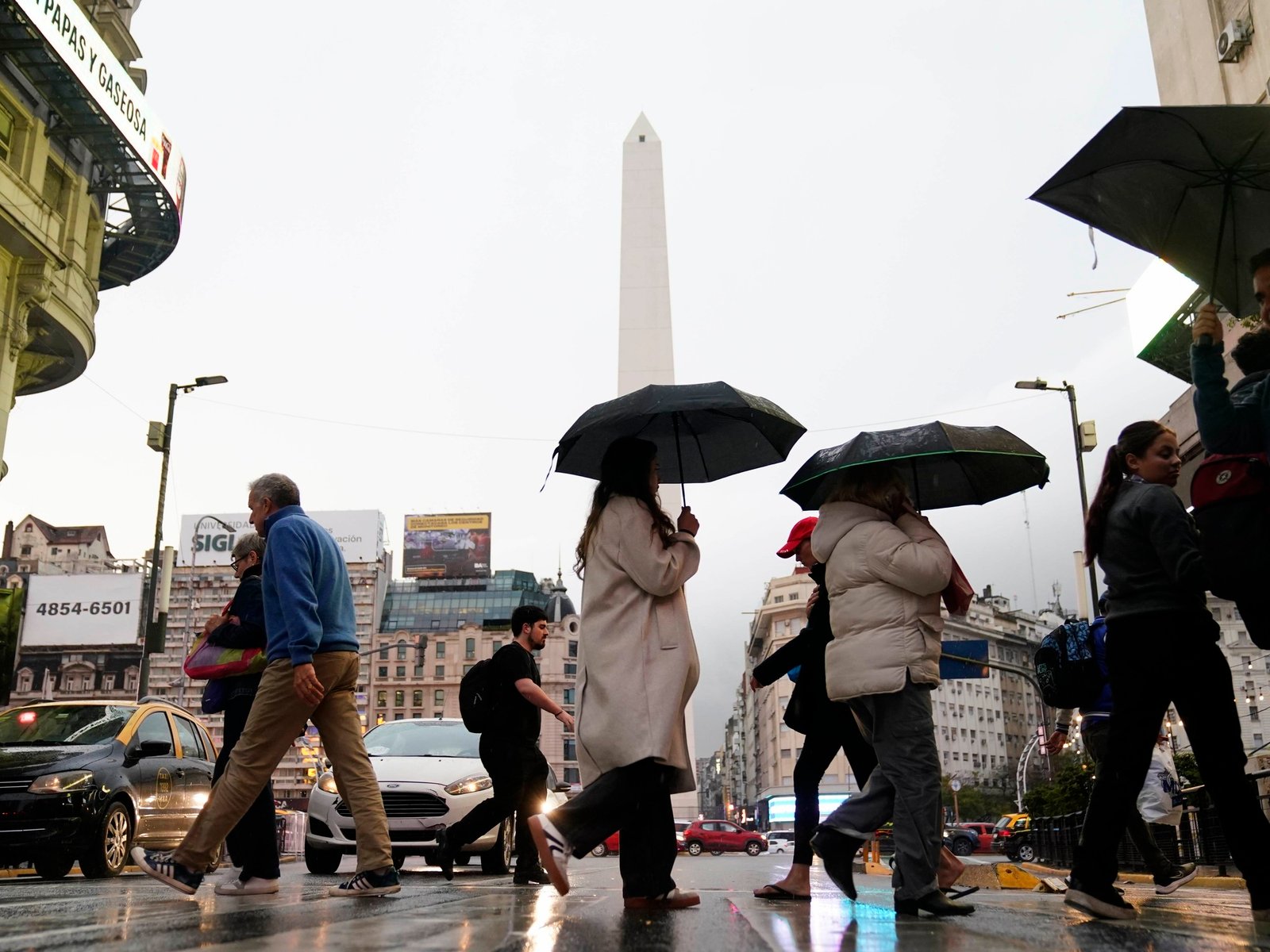 llueve en algunas zonas de la Ciudad y el GBA, hay alerta amarilla por tormentas para esta noche y se elevará a naranja en la madrugada