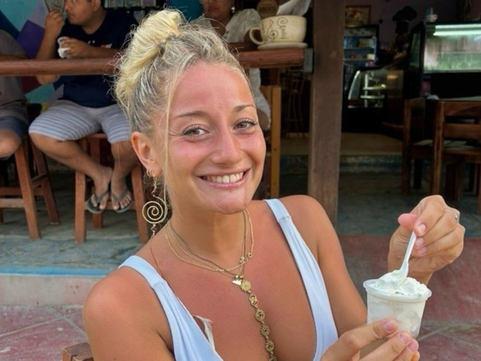 murió una argentina de 26 años tras el vuelco de un micro
