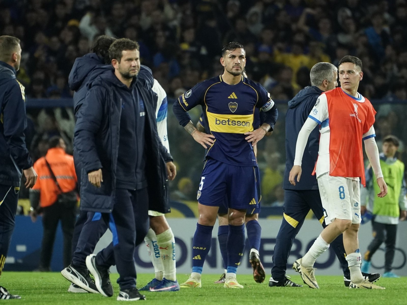 quedó eliminado de la Copa Libertadores y la Bombonera exigió «que se vayan todos»