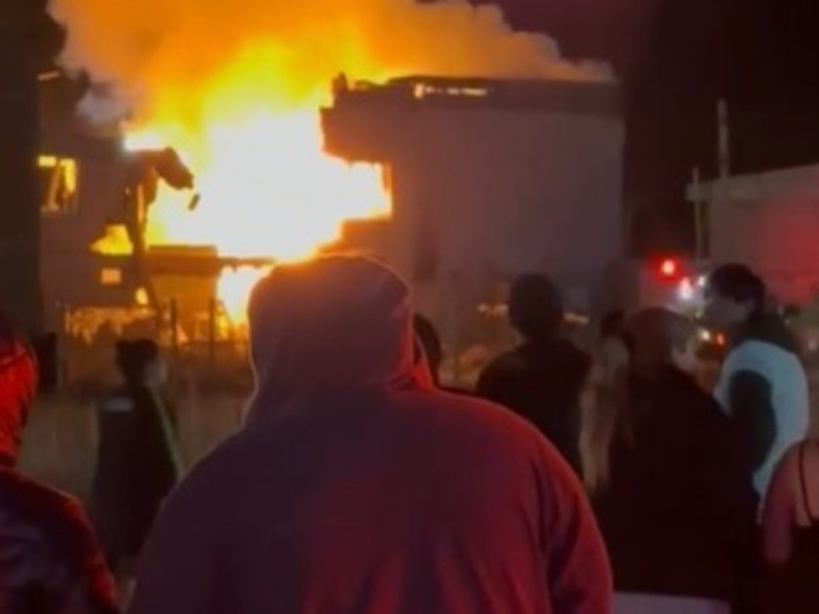 una explosión destruyó un edificio y habría tres muertos