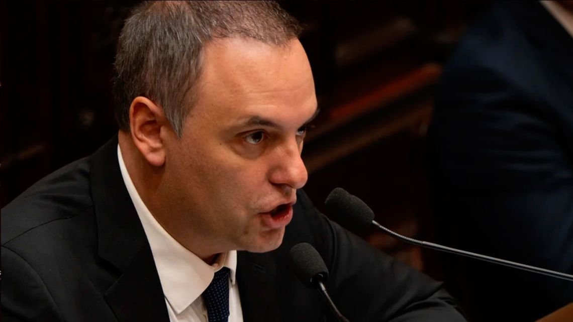 Adorni se presentará ante el Senado el 2 de julio para dar su informe de gestión