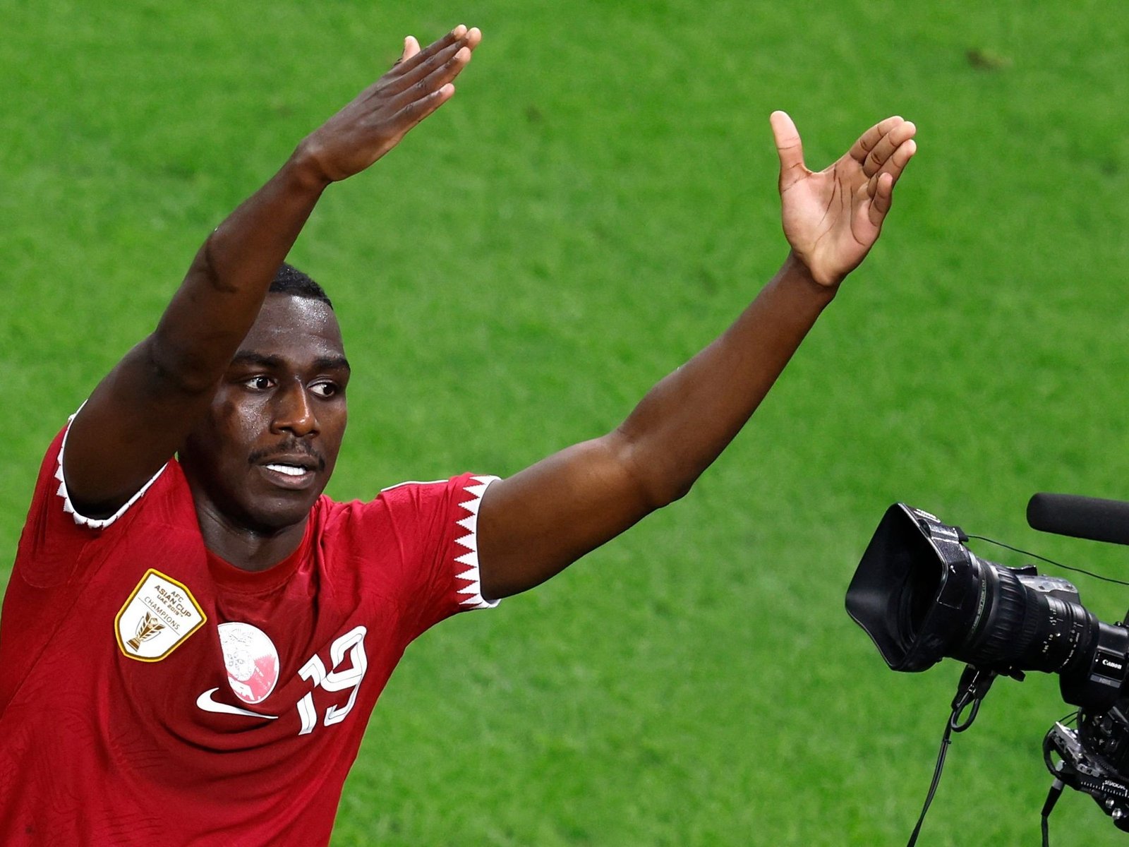 Almoez Ali, el “9 de Qatar” del debate entre Riquelme y Macri en las elecciones de Boca que hoy quiere sorprender en el Mundial 2026