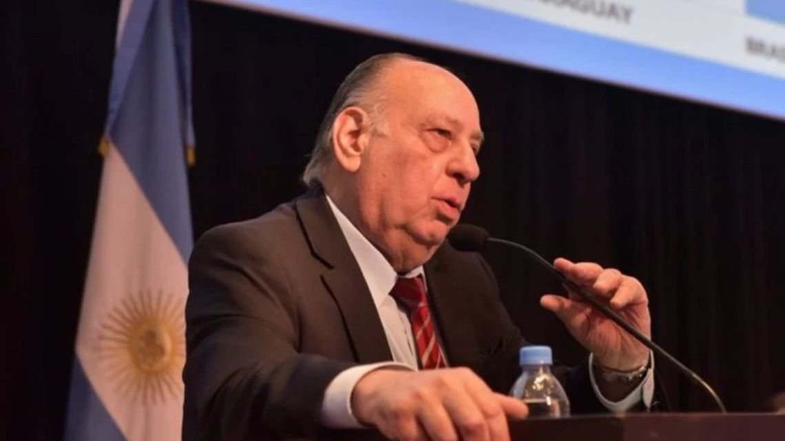 Cachanosky sobre Milei: "Lo que está haciendo es liquidar un montón de empresas"