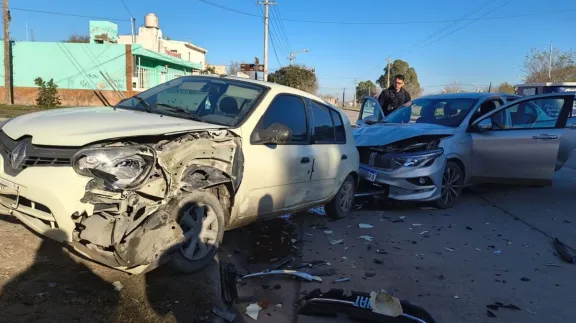 Choque en Trelew y despiste en la Ruta 3: dos mujeres resultaron heridas y fueron hospitalizadas