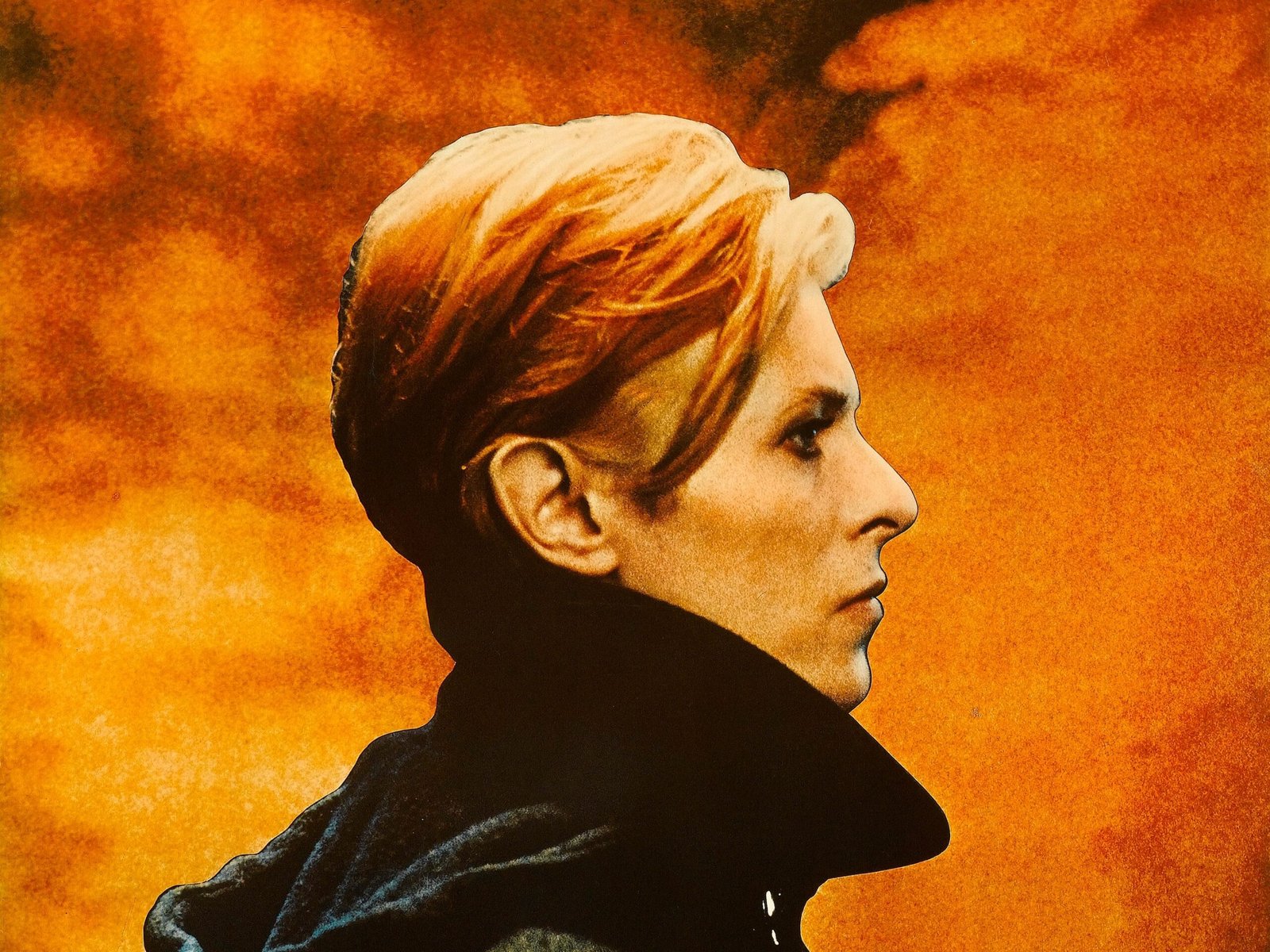 Cocaína, moteros y marcianos: la película que salvó a David Bowie en su peor momento pero ni él mismo entendió
