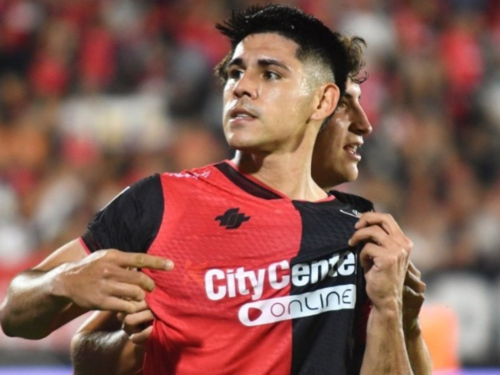 Confirmaron la grave lesión de Saúl Saucedo, el defensor de Newell's que protagonizó un choque en el que murió un docente