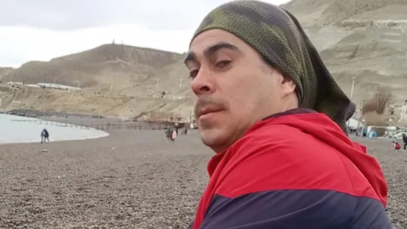 Creen que un hombre desaparecido viaja hacia Mendoza haciendo dedo tras dejar Comodoro