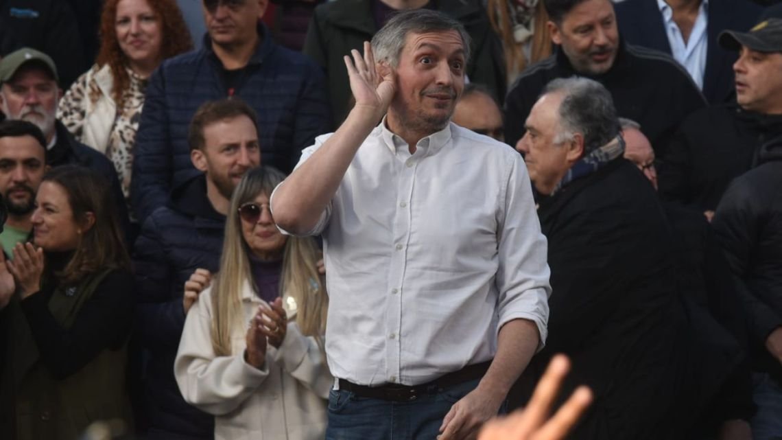 Cristina Kirchner: banderazo en Parque Lezama, pero suspendieron la marcha a su casa