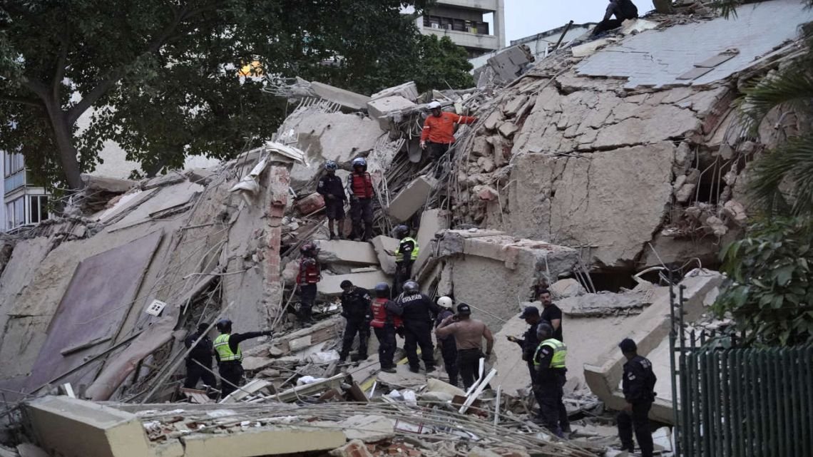 Donald Trump habló del "saldo devastador de muertos" por los terremotos en Venezuela y prometió ayuda con rapidez