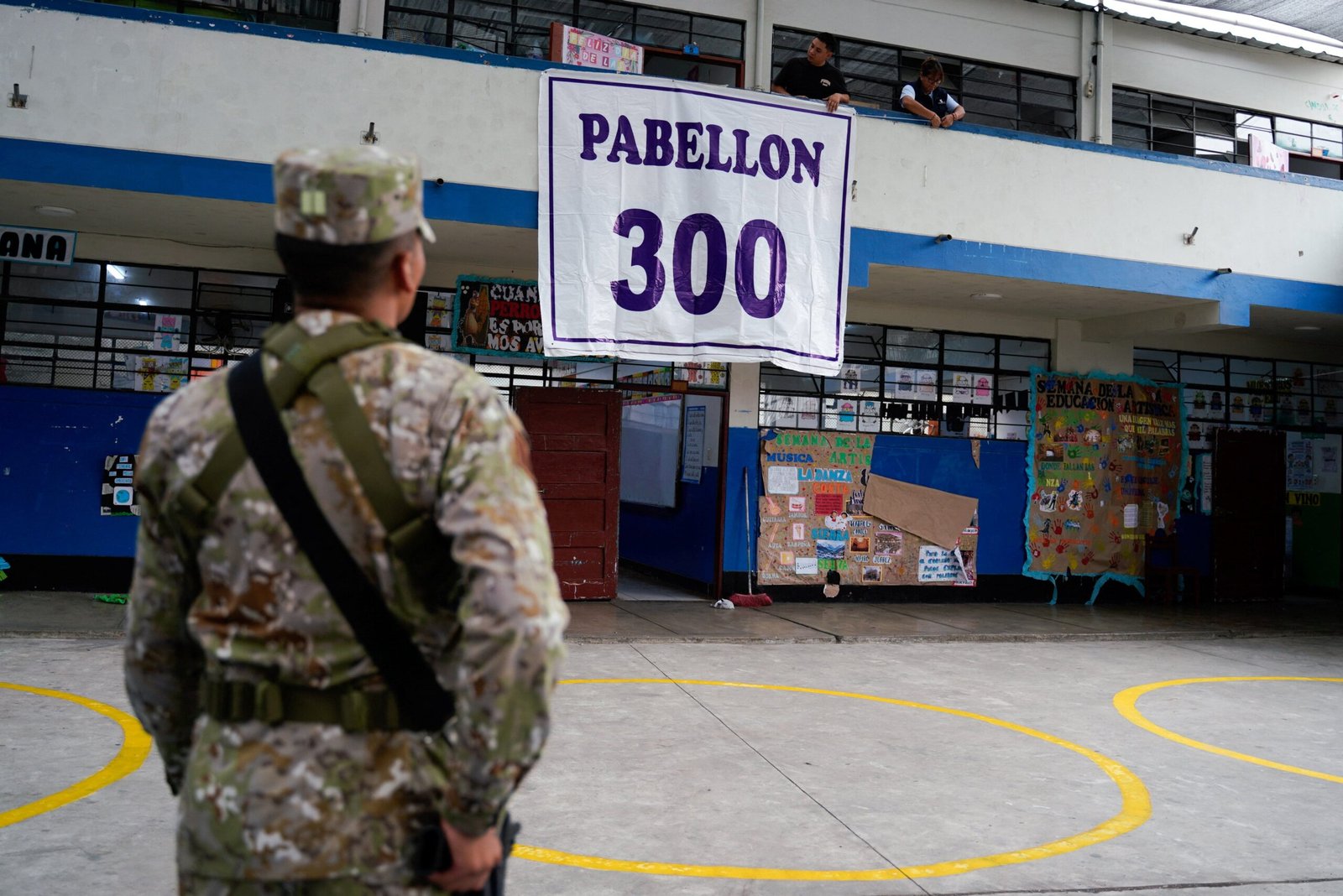Dos ideas de Perú se enfrentan en unas elecciones marcadas por la inestabilidad política y la inseguridad