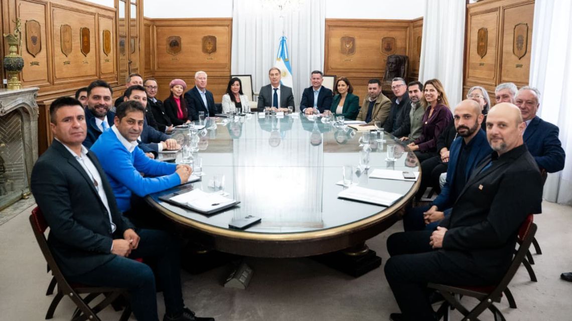 El Banco Nación desembarca en Córdoba con créditos como imán para intendentes
