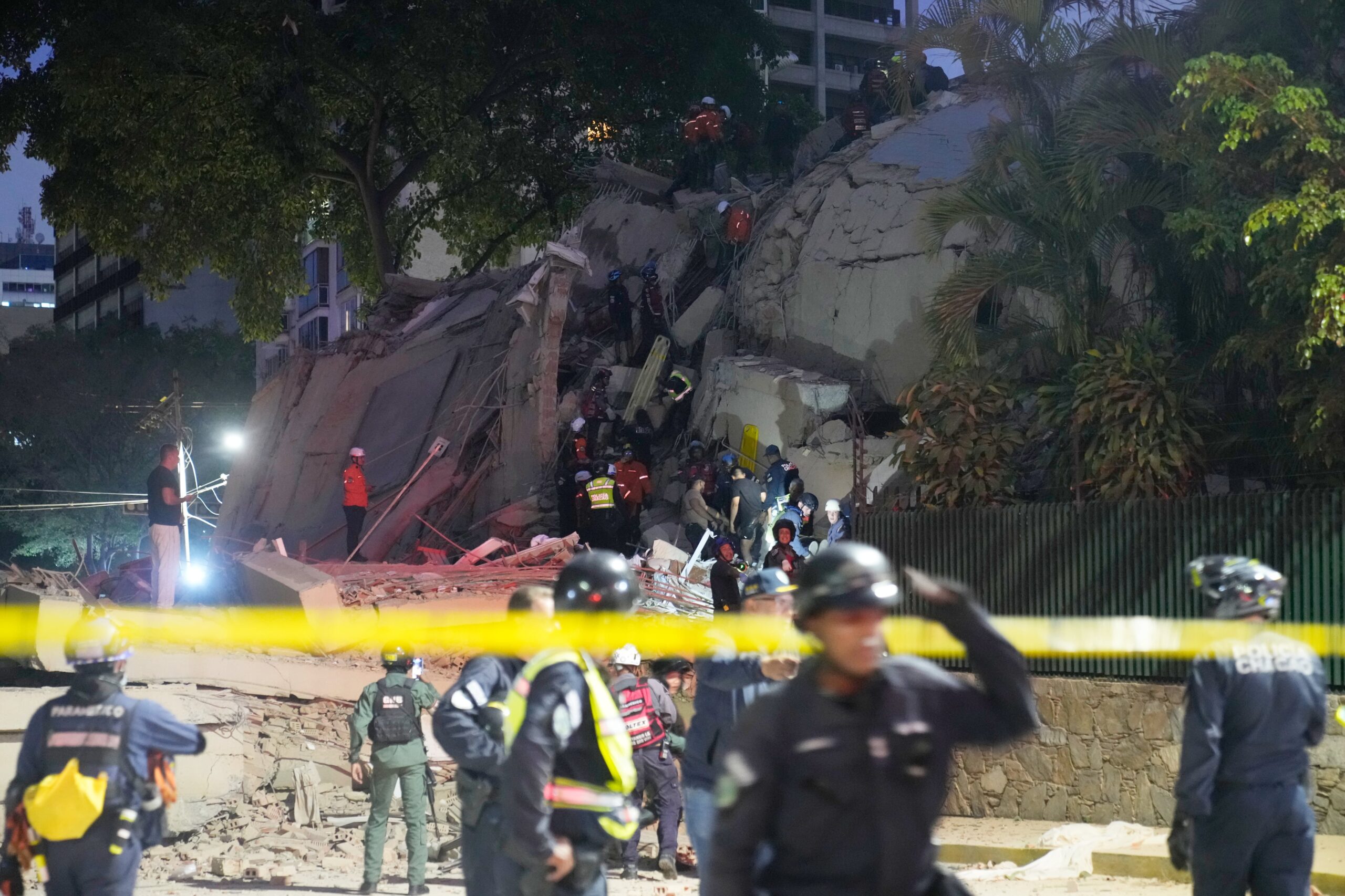 El terremoto en Venezuela, en vivo | Decenas de edificios derrumbados en Caracas: “Las piedras de los escombros salían disparadas. El estruendo fue horrible”