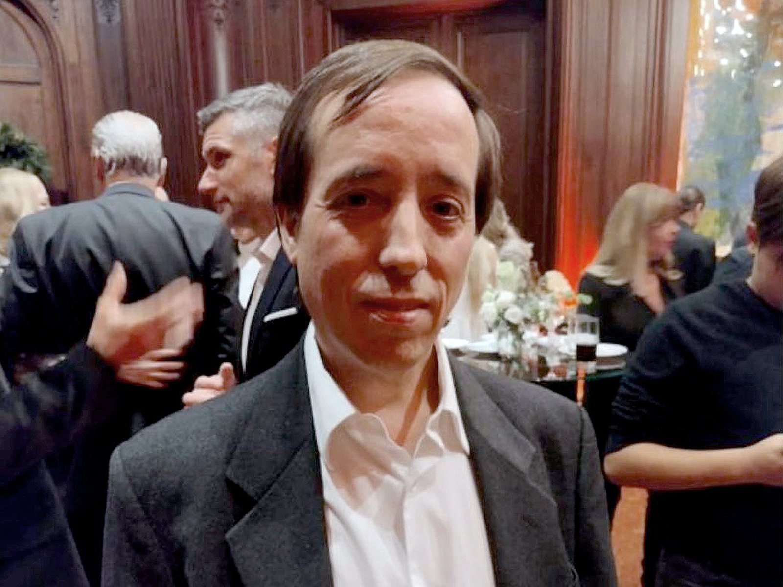 Grabaron en la basílica de Luján a Marcelo Porcel, el empresario procesado por abuso de menores y al que la Justicia ordenó colocarle tobillera electrónica