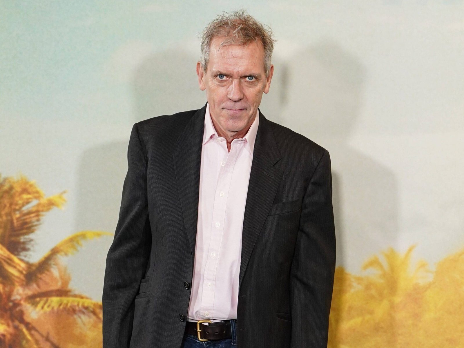 Hugh Laurie se disculpa por su arrebato contra una periodista crítica con ‘House’: “Estaba ligeramente borracho”
