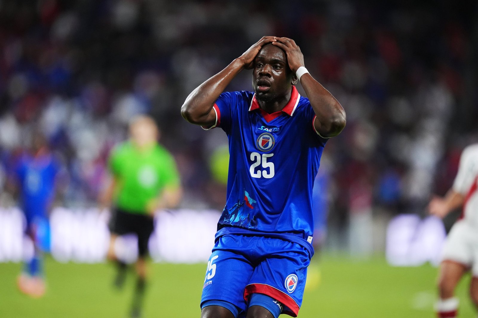 La FIFA obliga a Haití a cambiar su camiseta para el Mundial