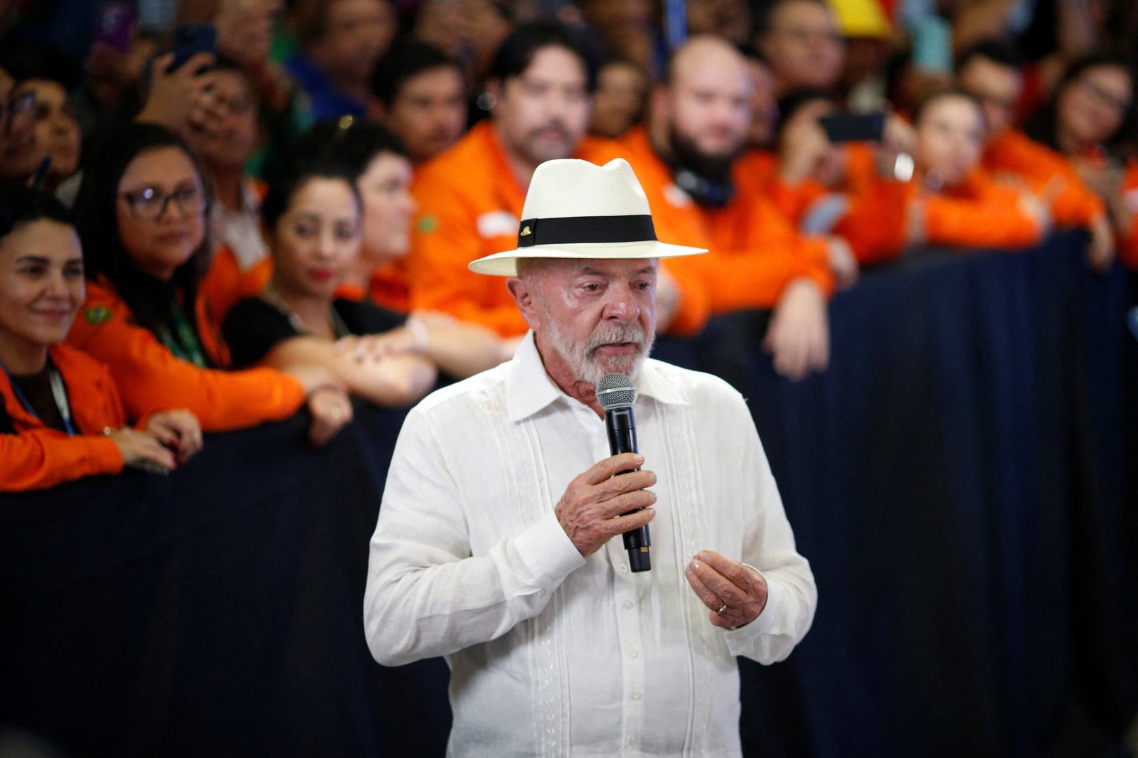 La salud del presidente Lula: del gimnasio a quirófano y a radioterapia