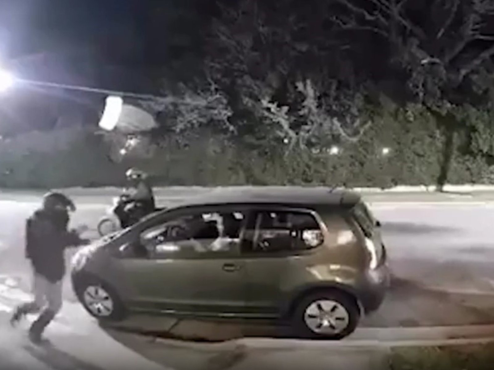 "Llevate todo", la desesperación de una mujer asaltada por motochorros cuando dejaba a su hijo en la casa de un amigo en Mar del Plata