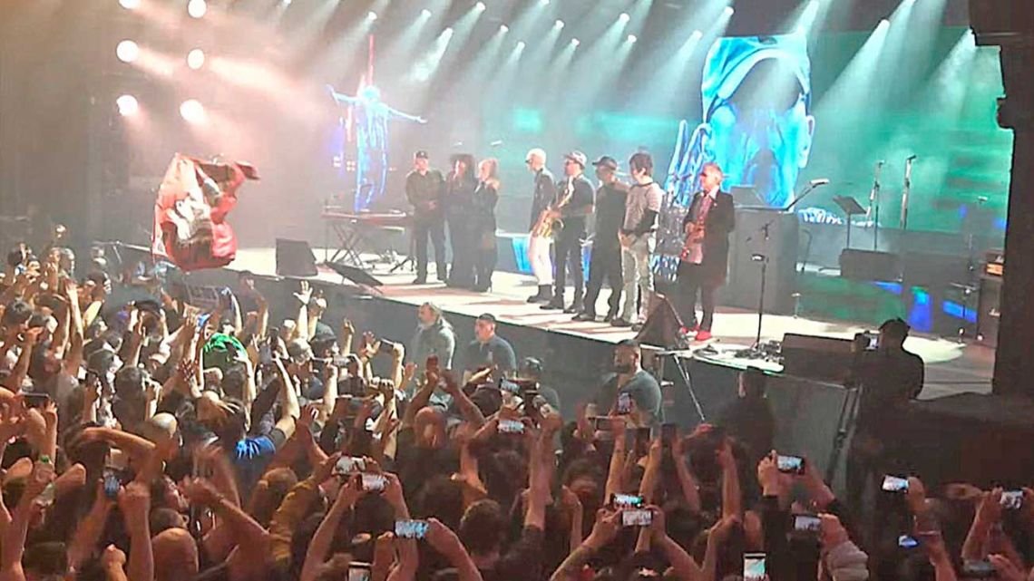 Los Fundamentalistas... dieron ‘misa’ como previa al adiós final al Indio Solari que será en Avellaneda