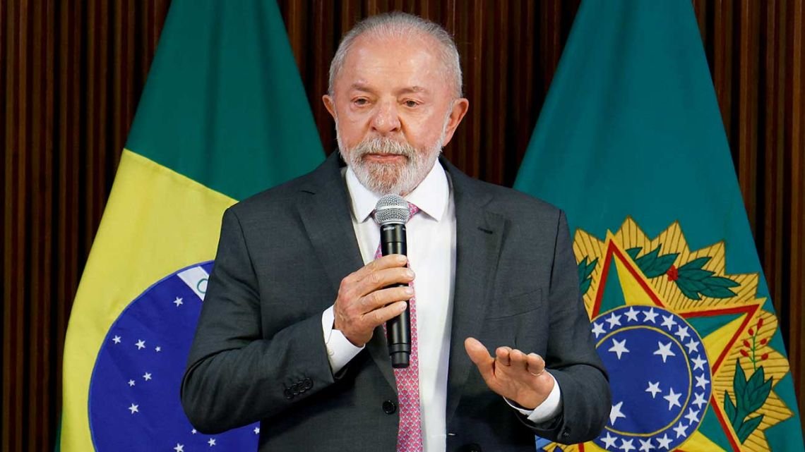 Lula acusó a Flavio Bolsonaro de “traición a la patria” y busca ampliar su ventaja electoral