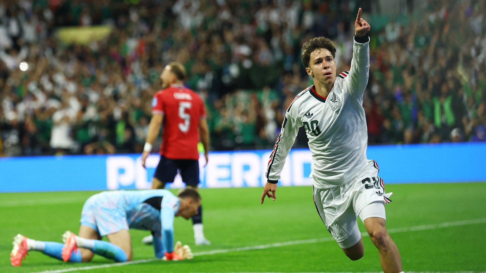 México sueña lindo al ganar, por primera vez, todos sus partidos en la fase de grupos