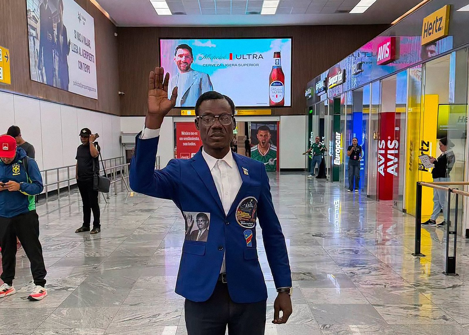 México y Colombia le dan la bienvenida a Lumumba, el hincha más político