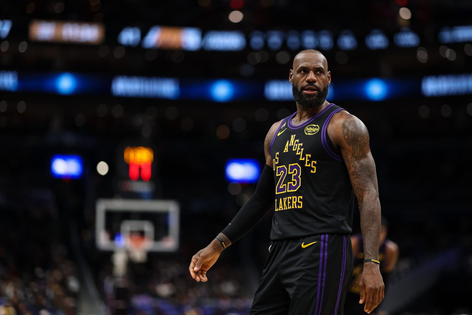 Otro baile para LeBron James: no seguirá en los Lakers, pero sí en la NBA