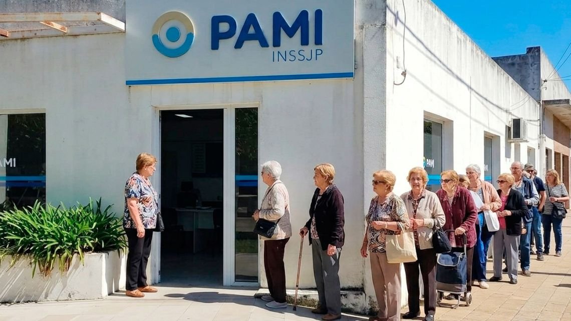 PAMI: cómo tramitar el subsidio para el auxiliar domiciliario