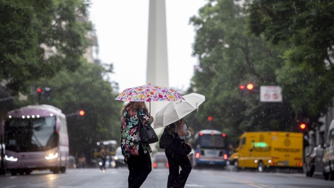 Pronóstico: posibles lluvias este domingo en AMBA y catorce provincias bajo alerta por el clima