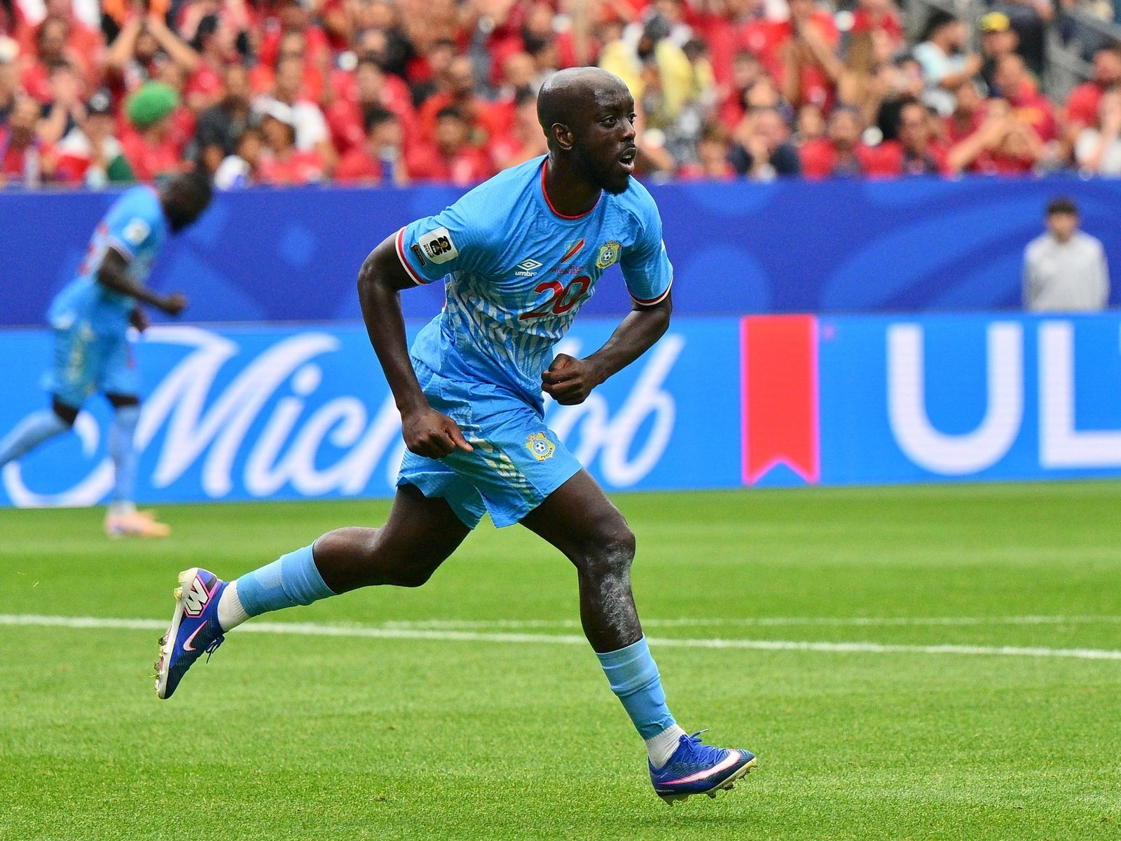Quién es Yoane Wissa, el goleador de Congo que amargó a Cristiano Ronaldo y que pidió ser convocado a su selección por Facebook