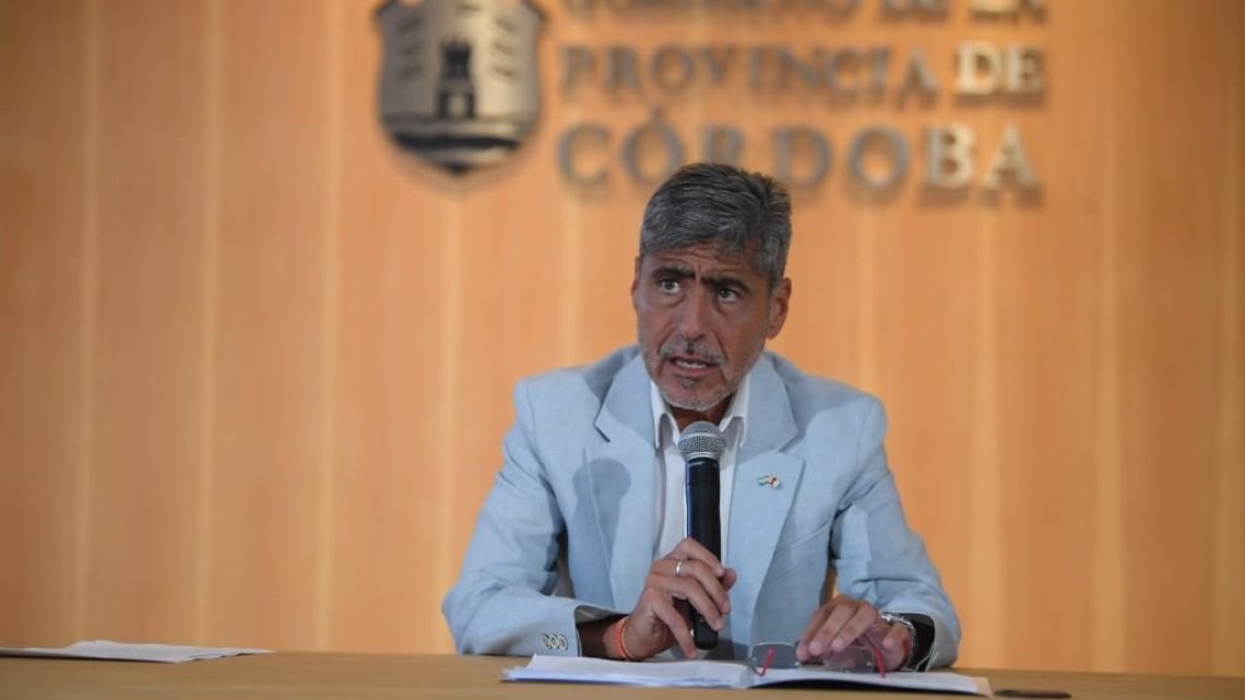 Quinteros: "Estos carroñeros miserables por buscar un puñado de votos se cagan en absolutamente todo"