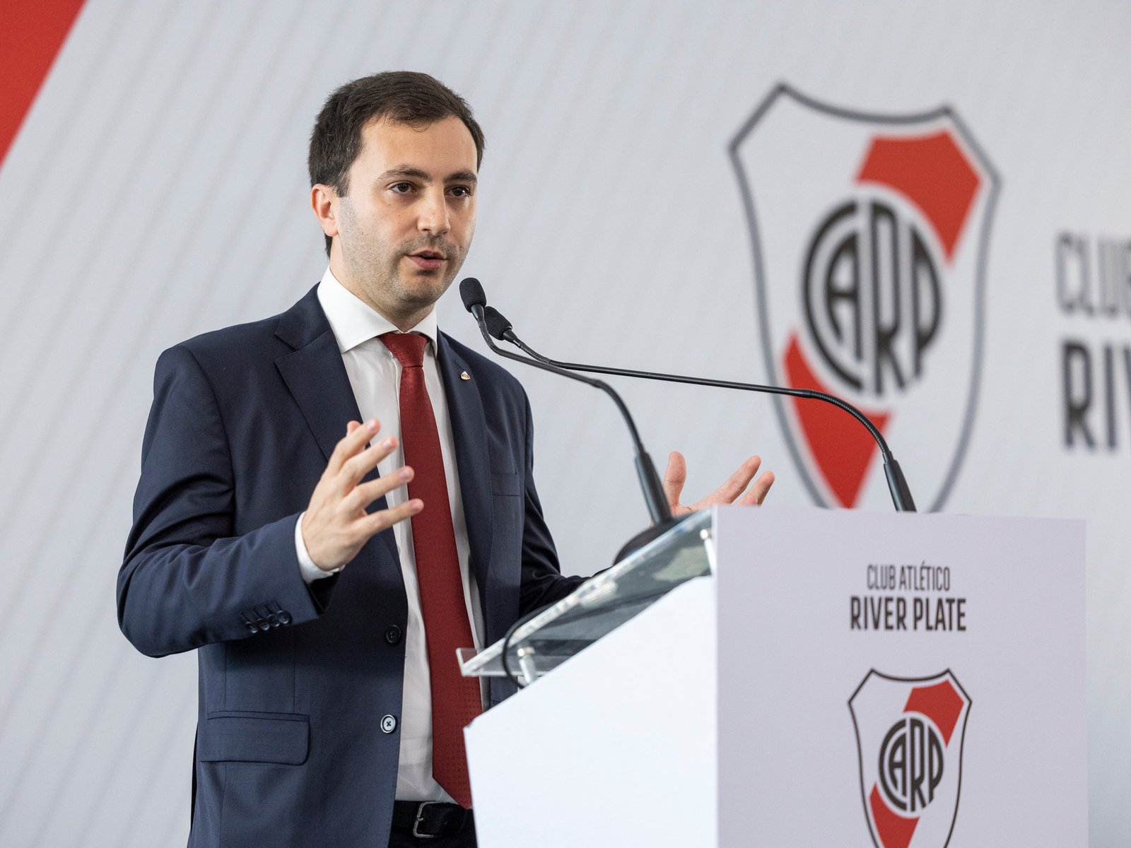 "Se van a ir alrededor de quince jugadores"