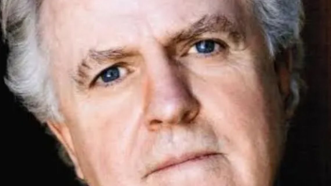 Terrible final de un reconocido actor en Hollywood: lo apuñaló un hijo de su novia