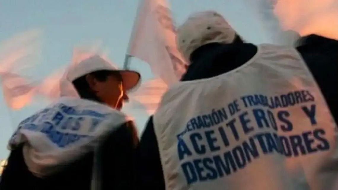Tras semanas de negociación, hubo acuerdo en la paritaria de los aceiteros