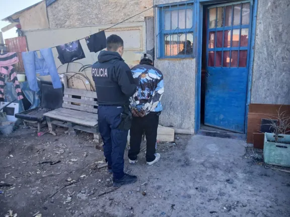 Trelew: detuvieron a un hombre por violencia de género y secuestraron dos armas ilegales