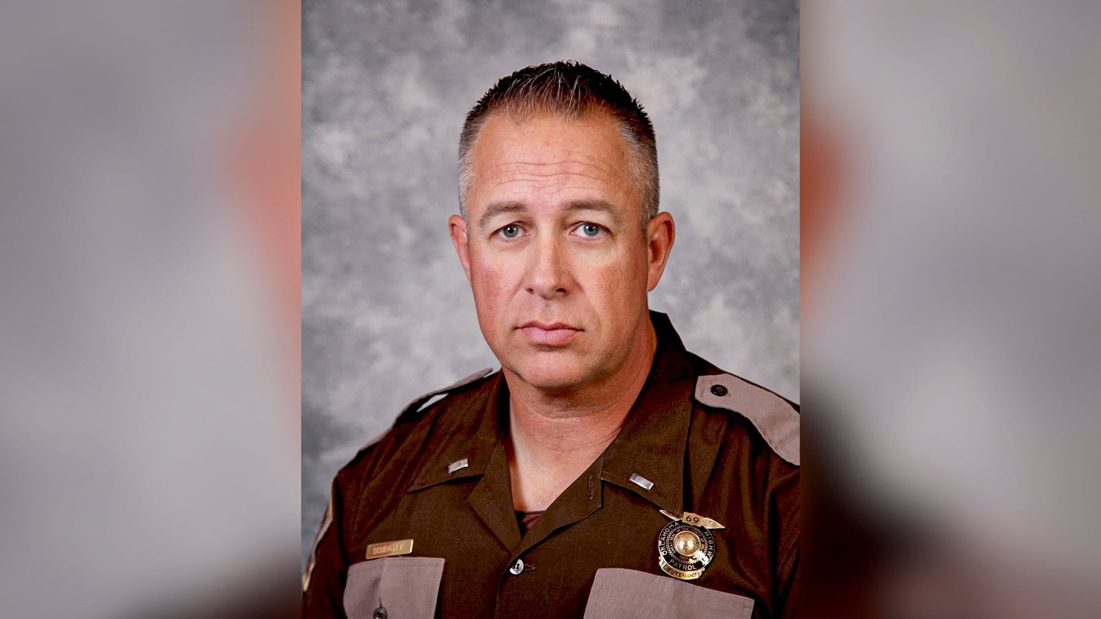 Trump nombra a Lance Schroyer, un exagente de la policía estatal de Oklahoma, nuevo director del ICE