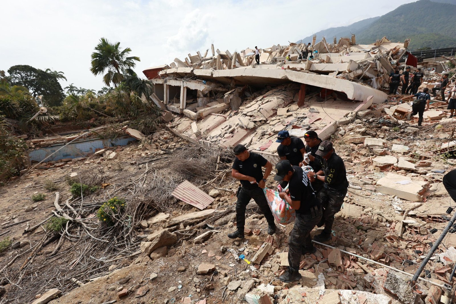 Última hora del terremoto en Venezuela, en directo | Venezuela eleva a 589 la cifra de fallecidos y rebaja la de heridos a cerca de 3.000