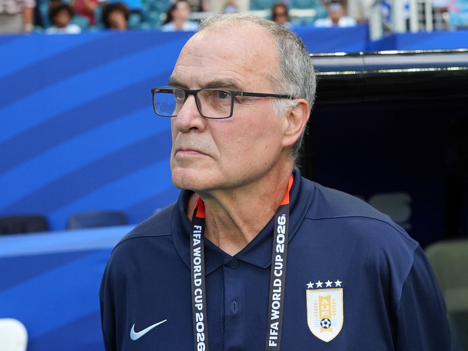 Uruguay choca con España con la permanencia en el Mundial en juego