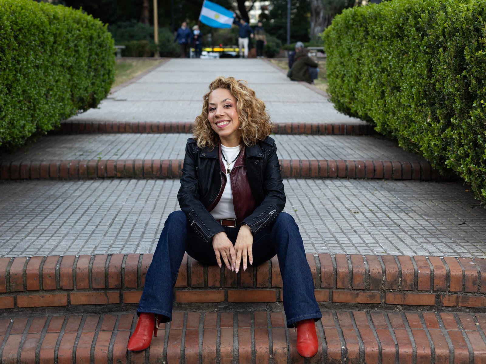 canta desde los 5 años, fue moza en una cervecería y ahora brilla en el Coliseo