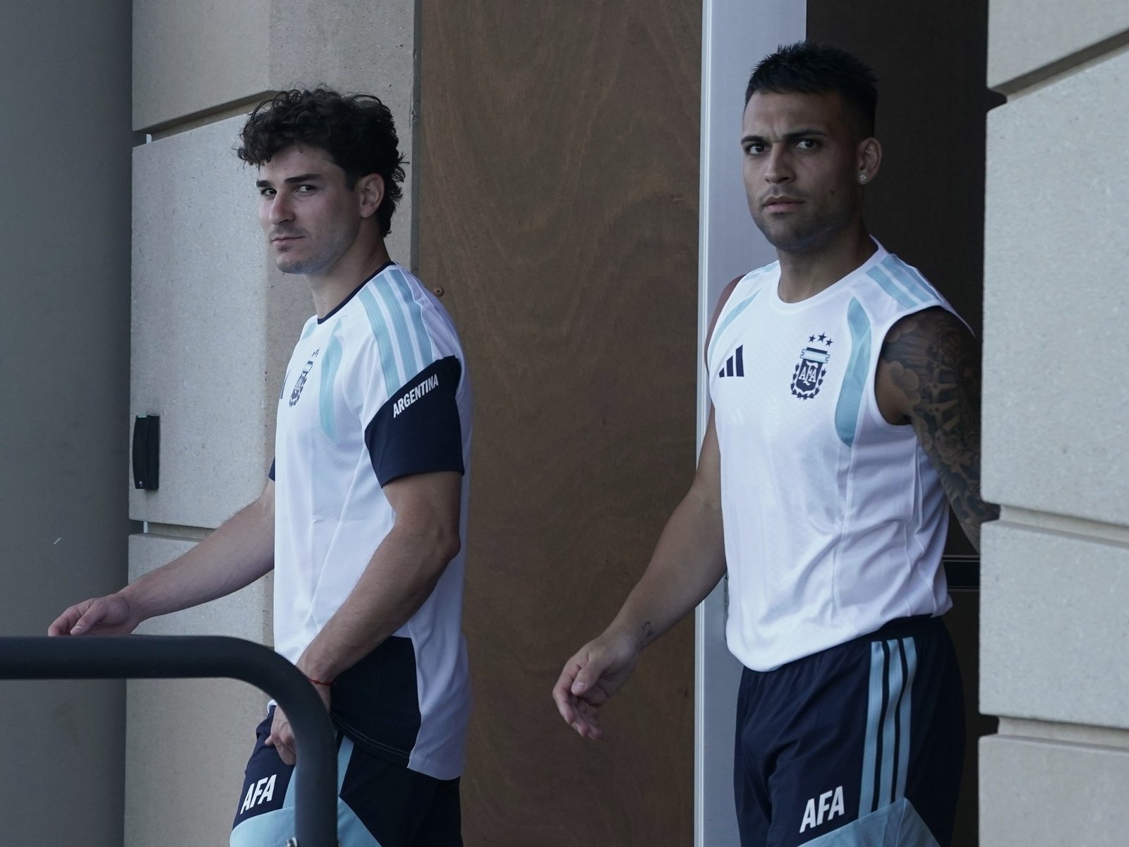 con Messi al banco, Scaloni apuesta por el doble 9 de Julián Alvarez y Lautaro Martínez