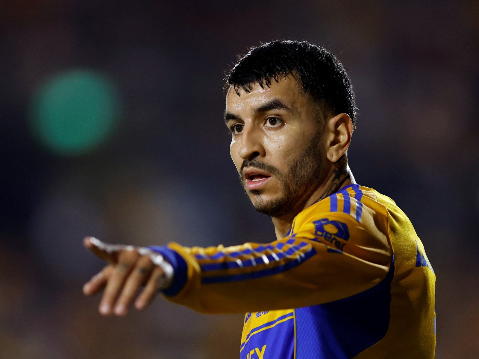 el acuerdo con el jugador avanza, pero Tigres traba el sueño de Coudet