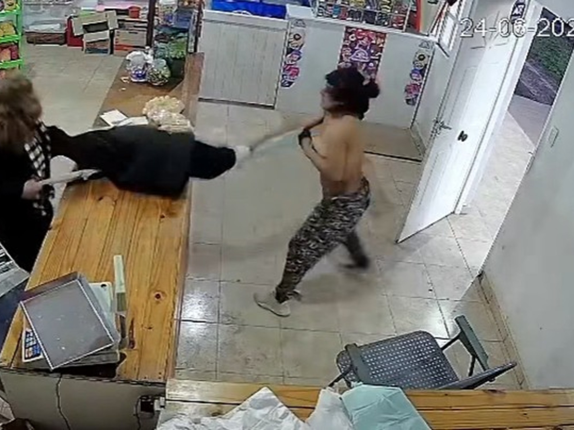 el insólito motivo de su regreso al local
