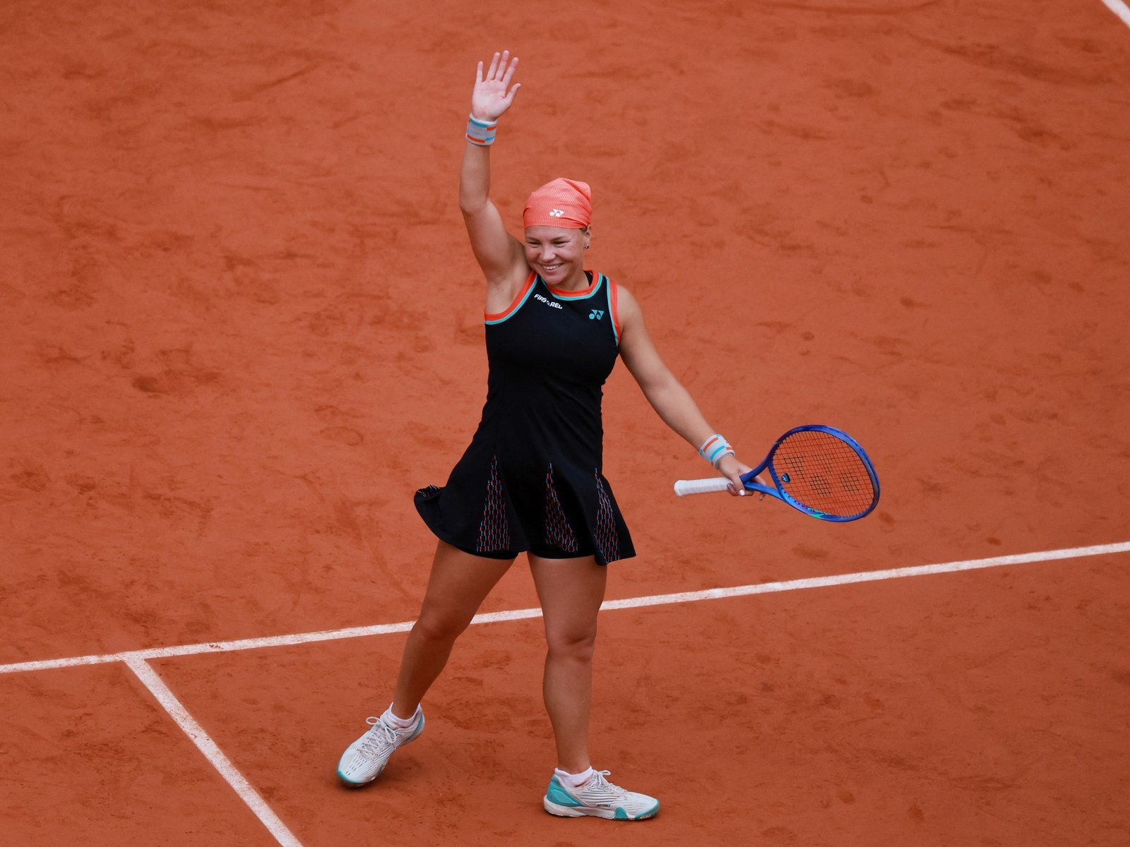 la rusa Shnaider, 25 del ranking, bajó a la número 1 del mundo Sabalenka y se metió en semifinales