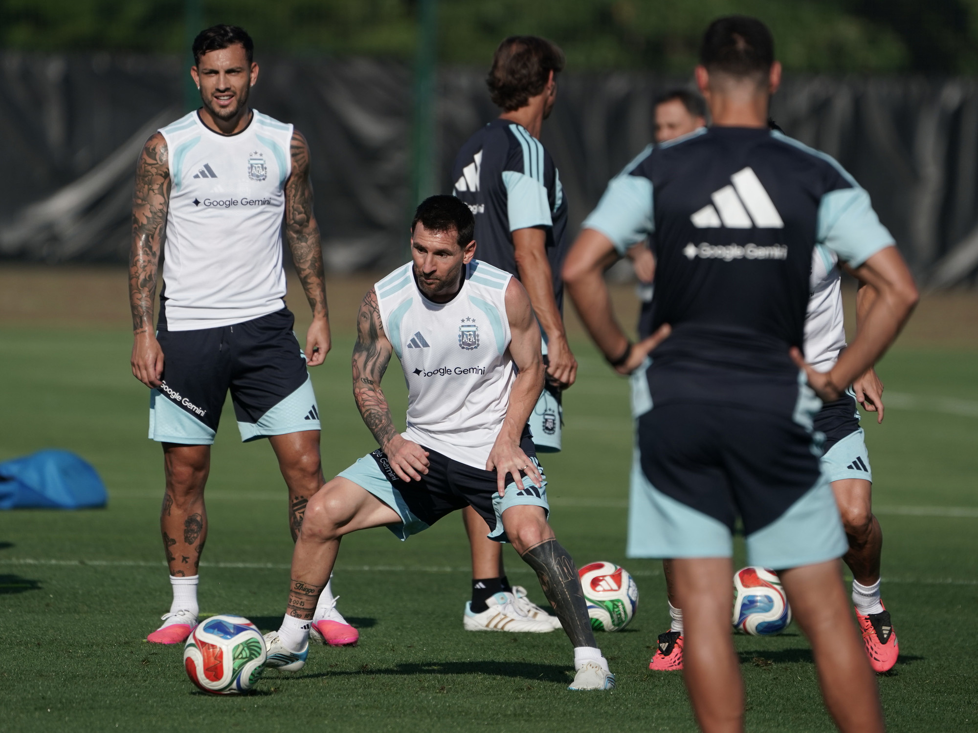 qué hará Scaloni con Dibu Martínez, Messi y el resto de la rotación para jugar contra Jordania