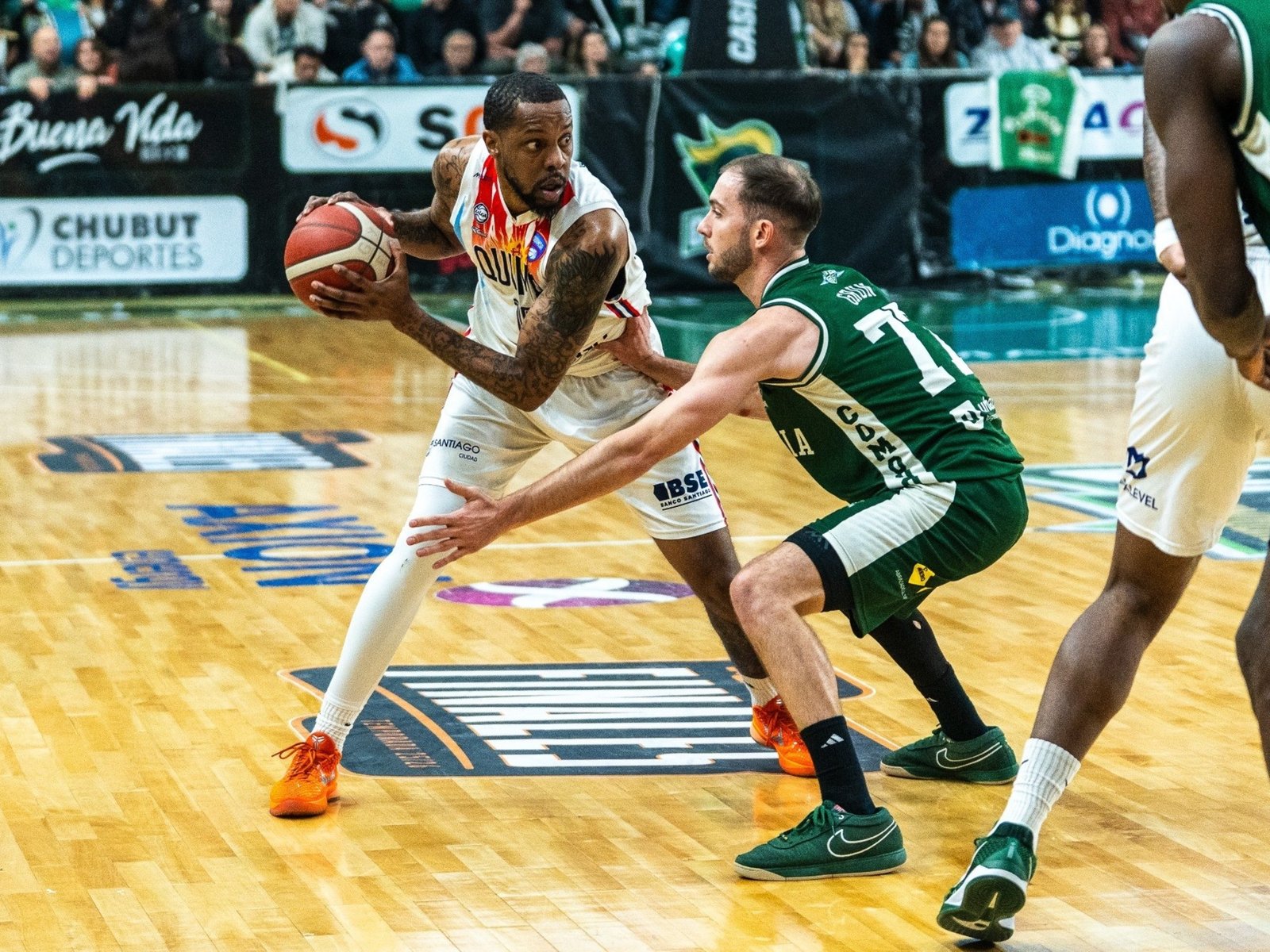 remontó 16 puntos ante Gimnasia y estiró la definición de la Liga Nacional de Básquetbol