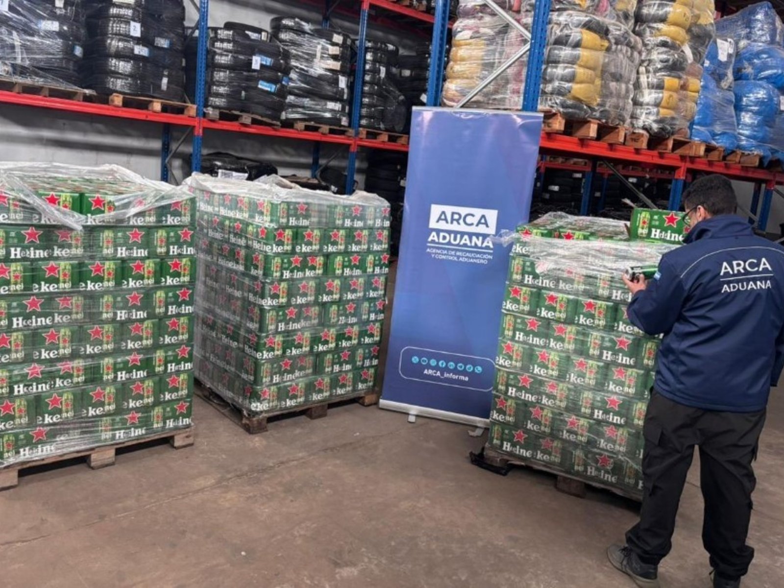 secuestran más de 55 mil latas de cervezas importadas y botellas de whisky y licor en un operativo