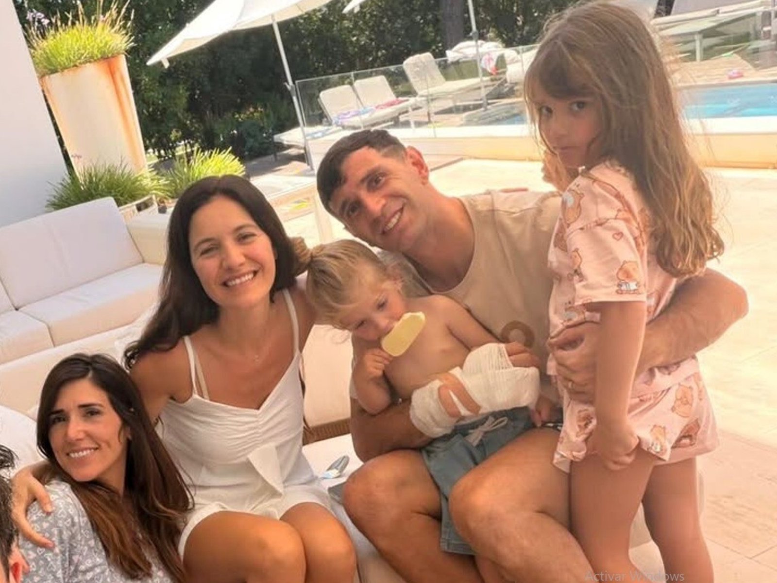 una foto que sembró preocupación y los plazos de recuperación de cara al debut en el Mundial 2026