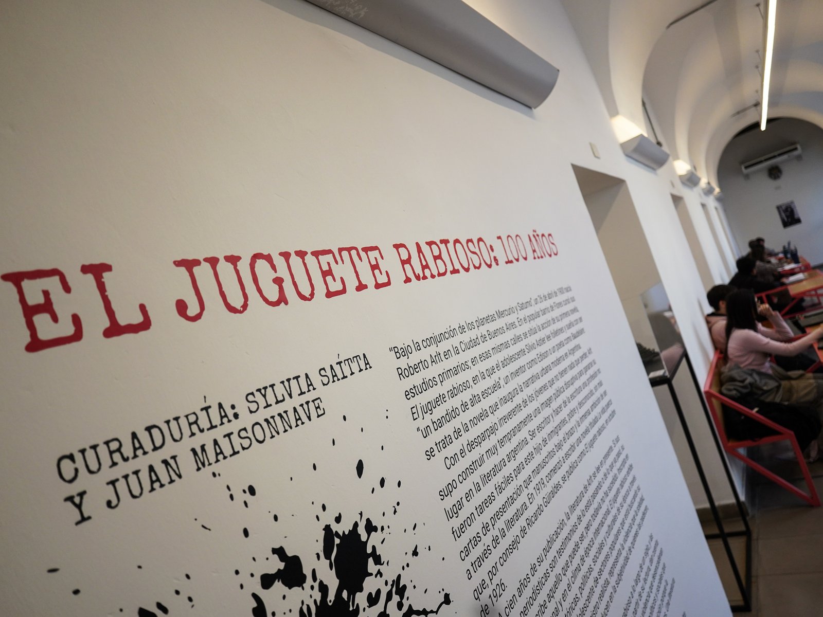 una muestra celebra la novela que cambió la literatura argentina