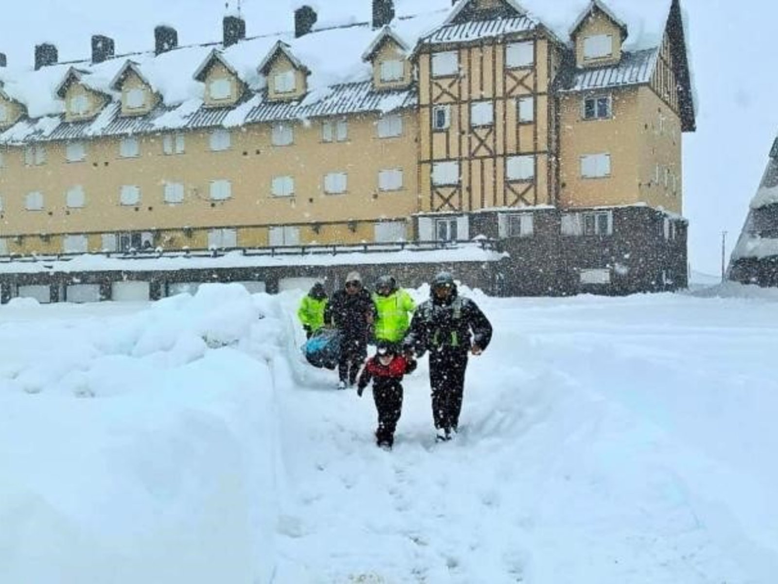 14 grados bajo cero y pasos cerrados hasta fin de mes