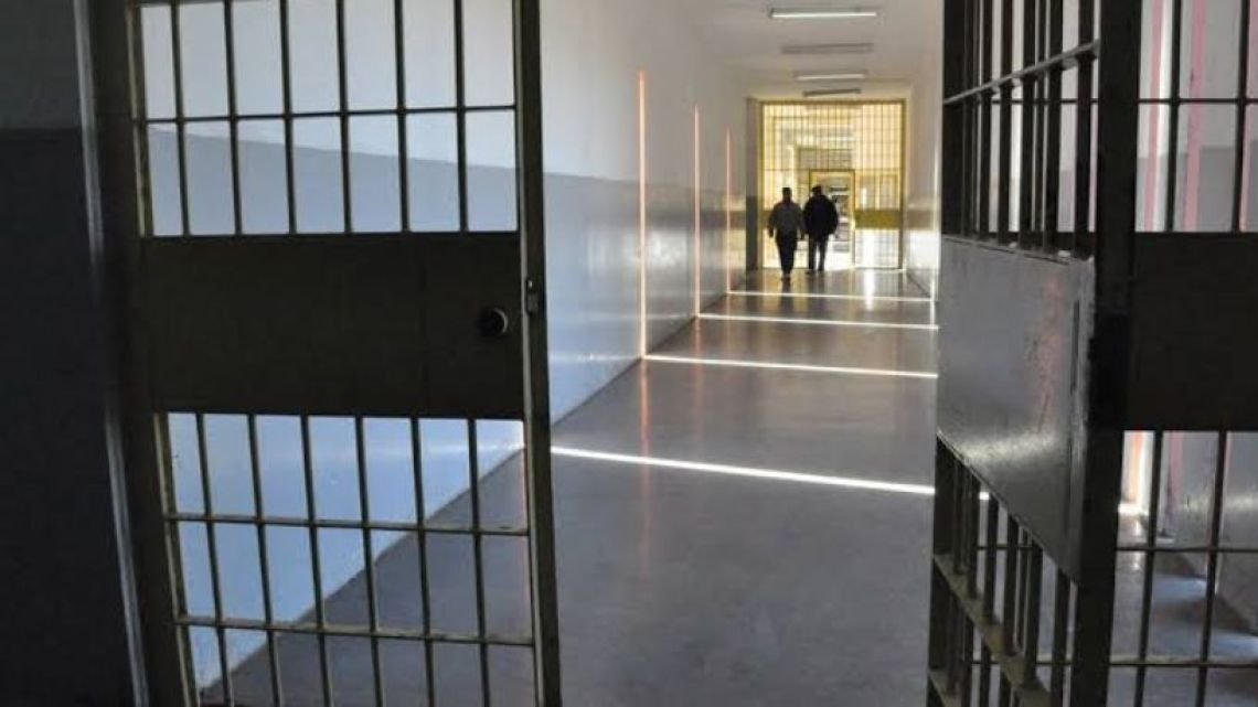Abogada bonaerense está acusada de intentar sobornar a un penitenciario para entrar a la cárcel de Bouwer
